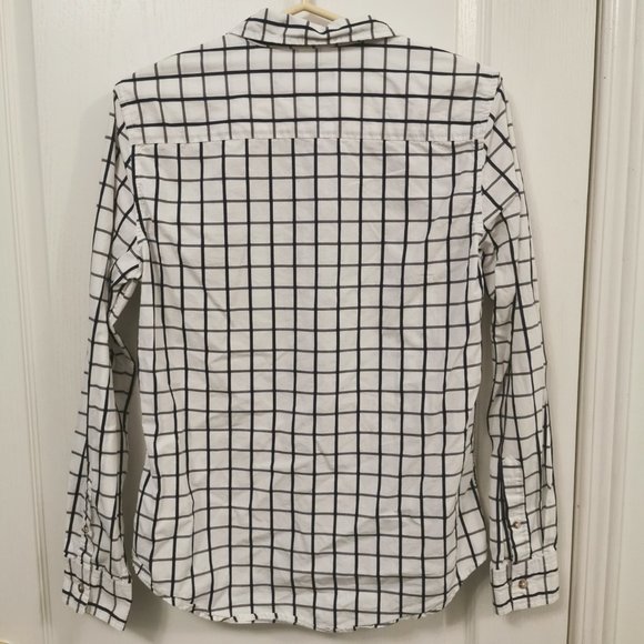 Men's Simple Line-Patterned Long-Sleeve Button Up - Picture 6 of 6